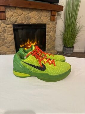 Nike Kobe 6 Grinches basketball shoes size 8.5